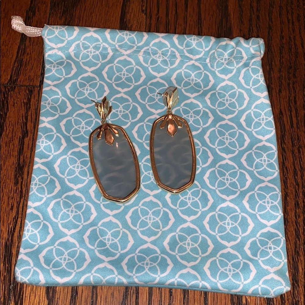 kendra scott grey drop earrings